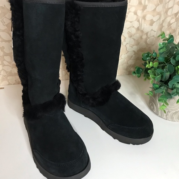 UGG🔴women’s Sundance waterproof winter boots - Picture 3 of 11